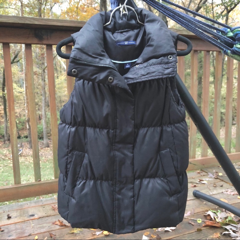 GAP Black Down Fill Puffer Vest XS - so warm!
